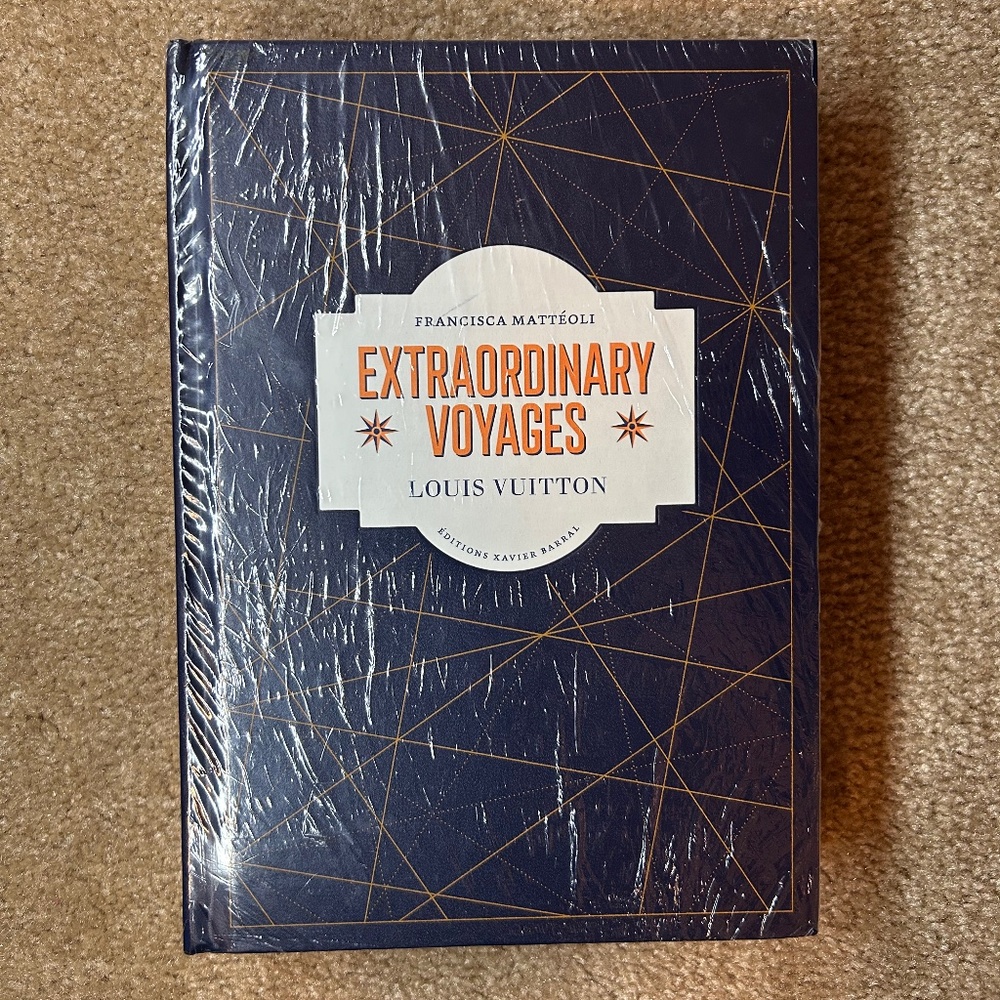 LOUIS VUITTON Book Extraordinary voyages